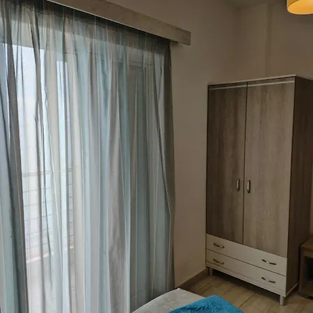 Korali View شقة Paralía